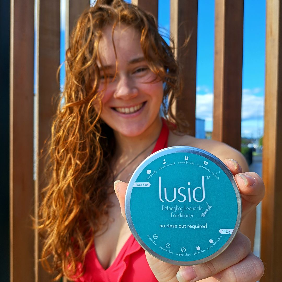 Lusid Detangling Leave-In Conditioner.
